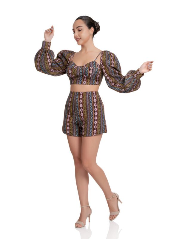 Short and Crop Top with Separate Sleeve